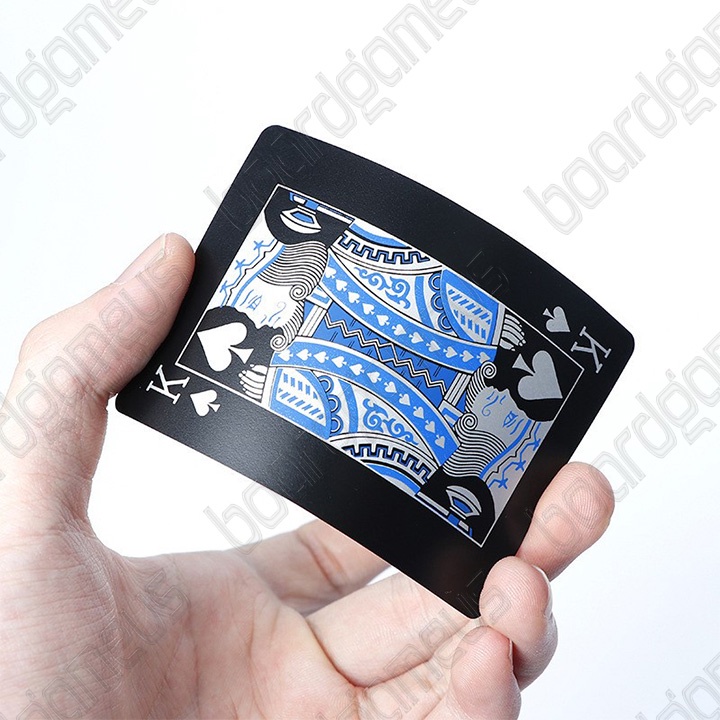 Bài poker đen nylon cao cấp kèm hộp sắt