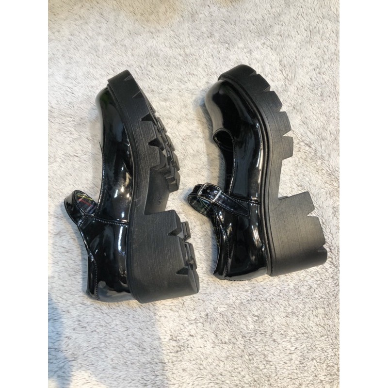 [ Thanh lý ] Giày Lolita đen bóng lót sọc caro | BigBuy360 - bigbuy360.vn