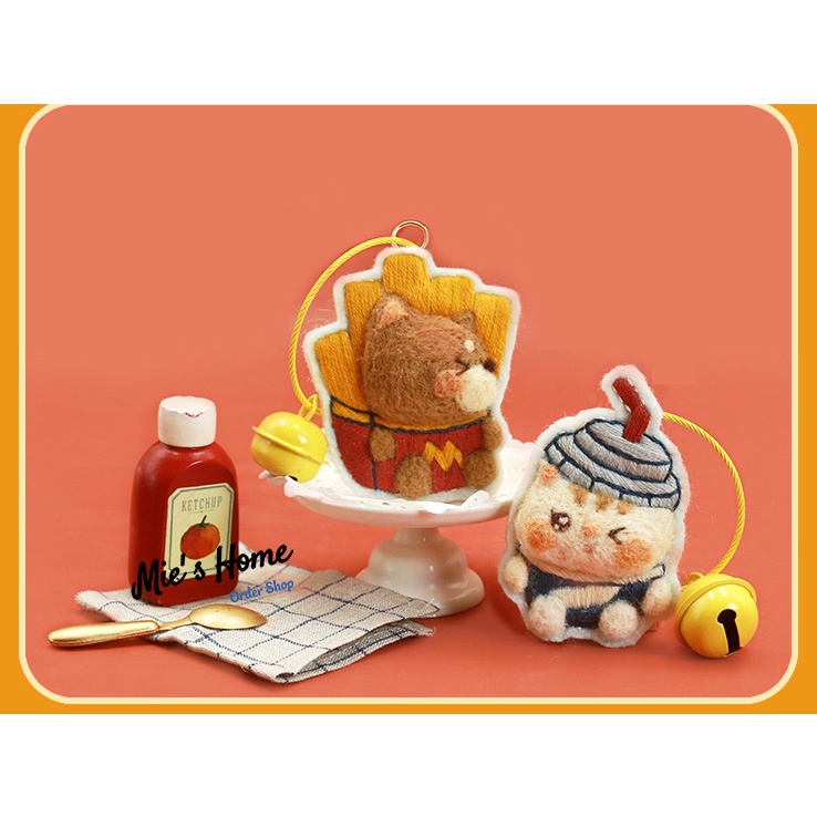 Móc khóa cặp đôi Love Túi thơm tự thêu họa tiết dễ thương ngộ nghĩnh làm quà tặng bạn trai trang trí - MIE Handmade Shop