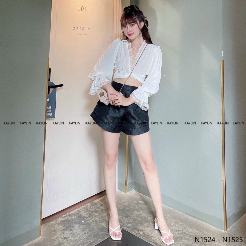 Hàng mới áo dài tay chuông viền ren, cổ chữ V có thắt nơ ở eo