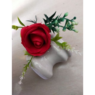 Sứ cách điện nhỏ .