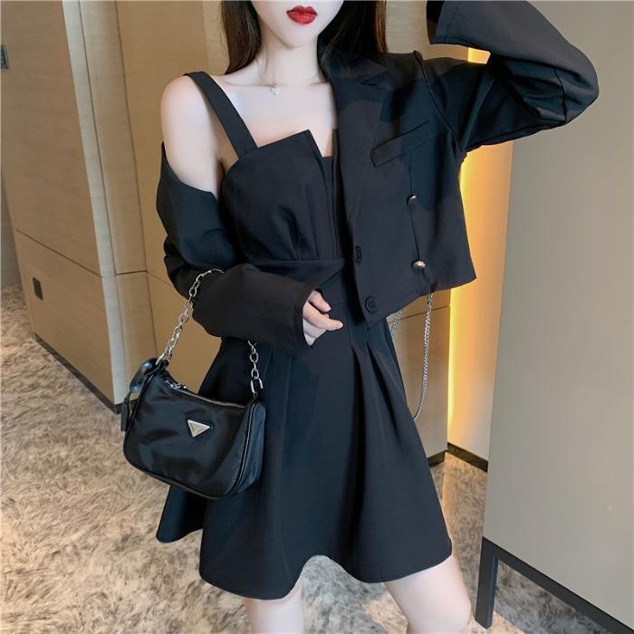 Set đầm hai dây + áo khoác ngắn tay dài phong cách mùa thu mới 2021 | BigBuy360 - bigbuy360.vn