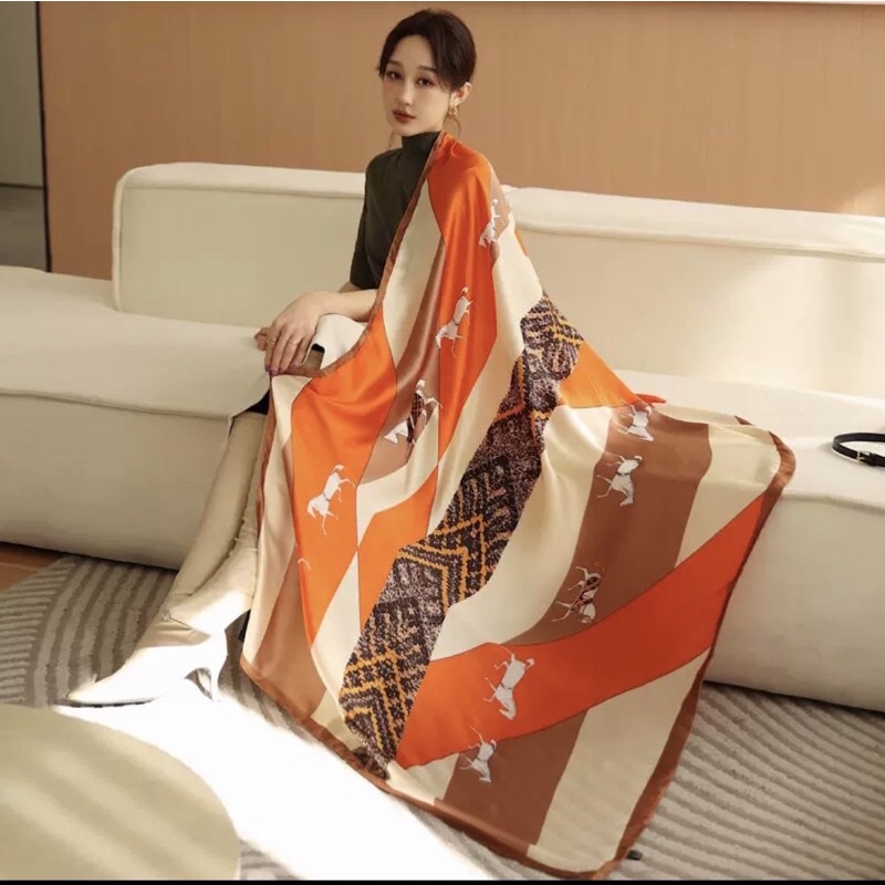Khăn choàng cổ lụa cao cấp in hình con ngựa size 90x180cm