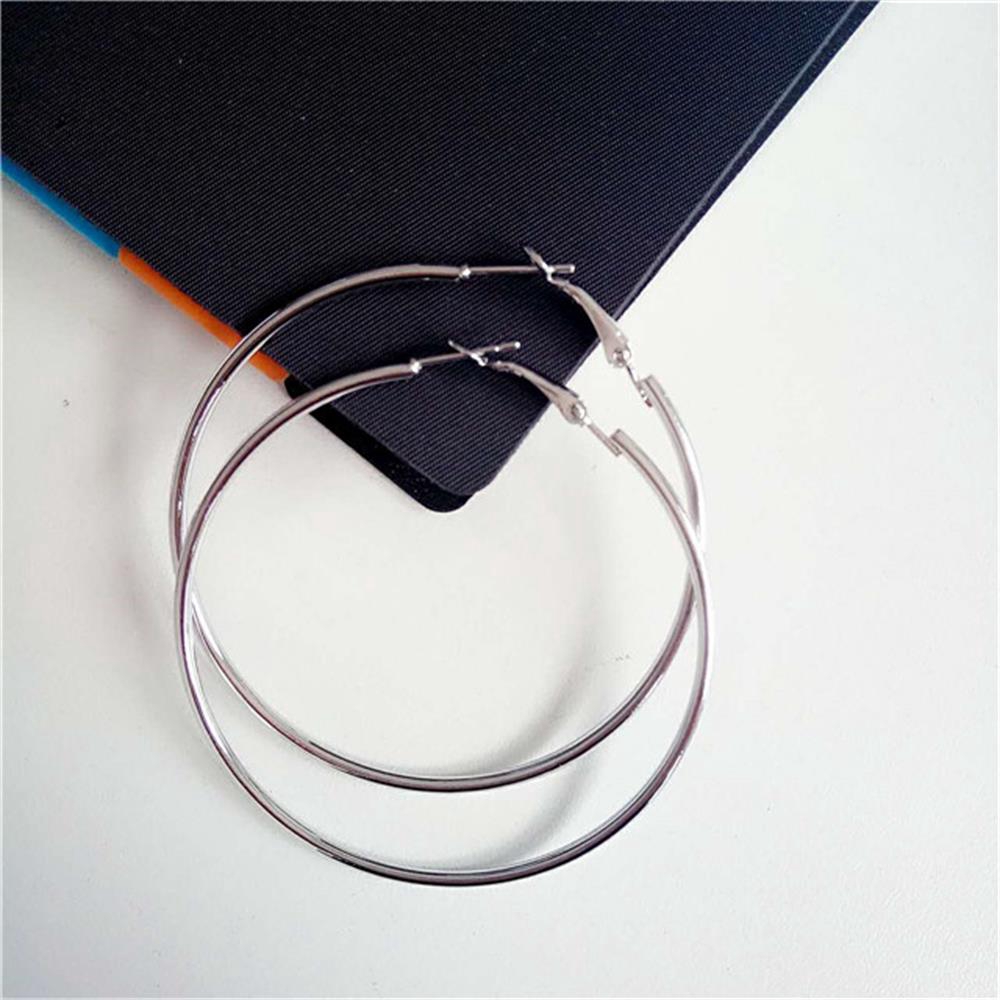 Khuyên tai hình tròn phong cách Punk