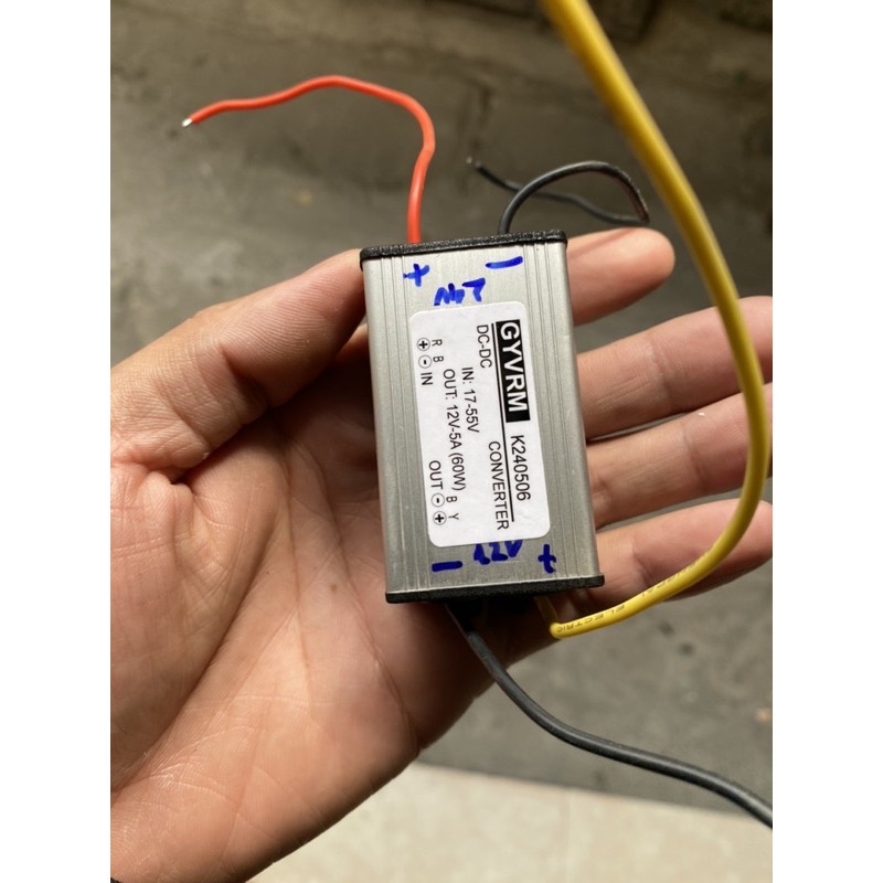 Bộ chuyển đổi nguồn điện 12V xuống 9V chính hãng