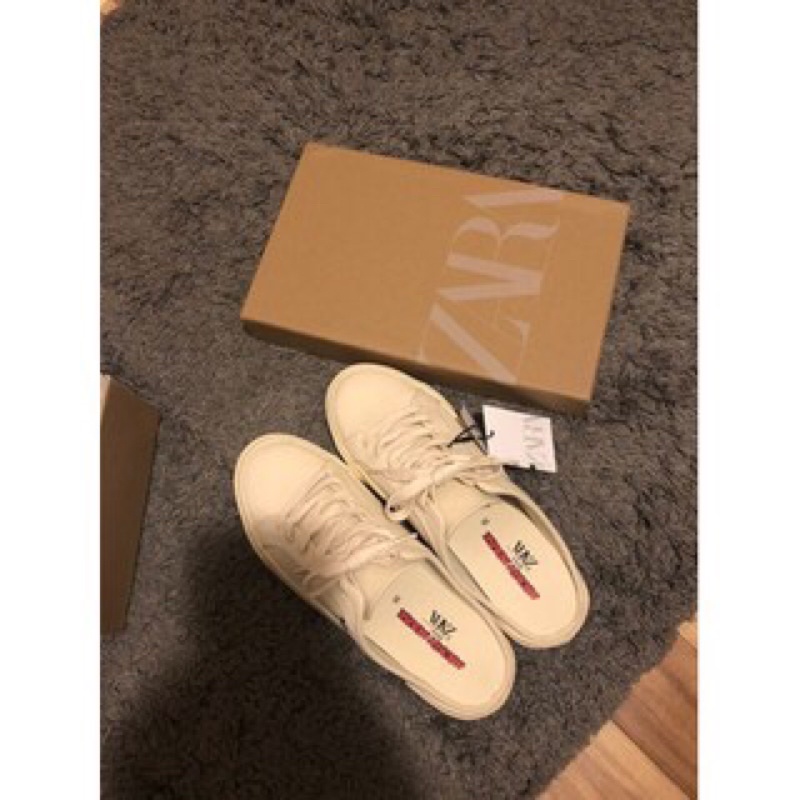 Giày mickey mouse zara newtag size 36