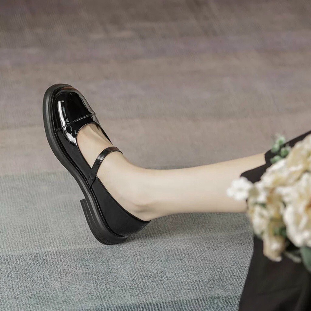 Giày nữ siêu xinh hai màu đen bóng, đen trắng