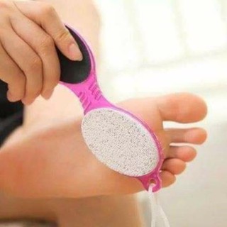 Chà gót chân chỗ da khô nứt