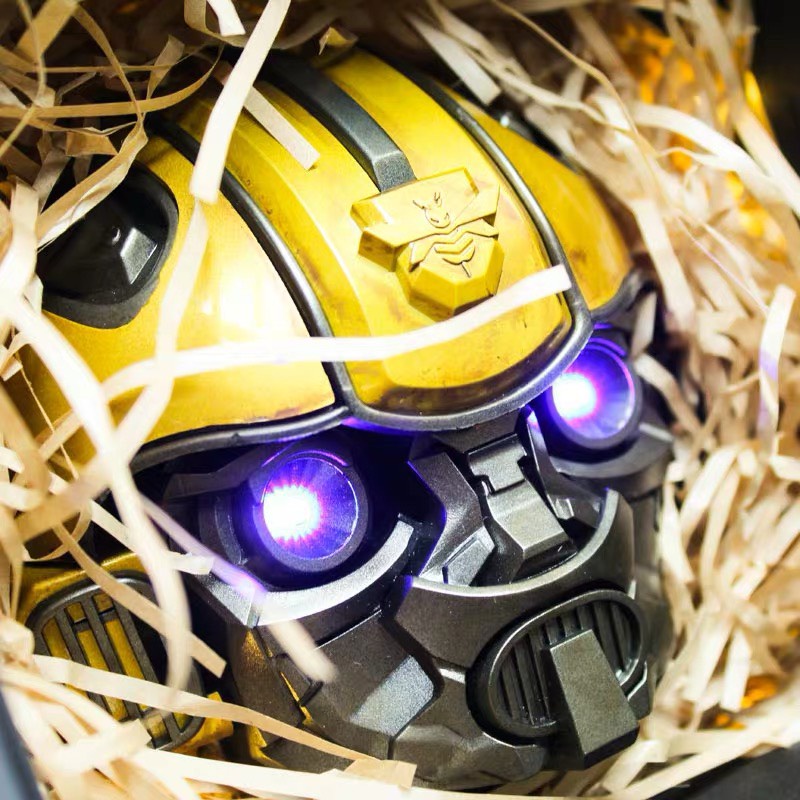 Loa bluetooth mini cap cấp Bumble Bee battle Damage kèm sạc dự phòng