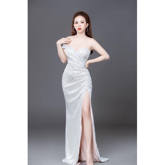 Đầm kim sa bẹt vai xẻ tà