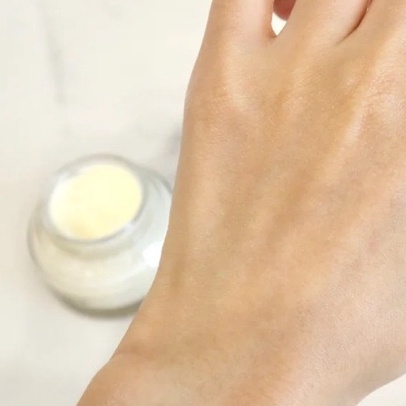 Kem Lót Bobbi Brown