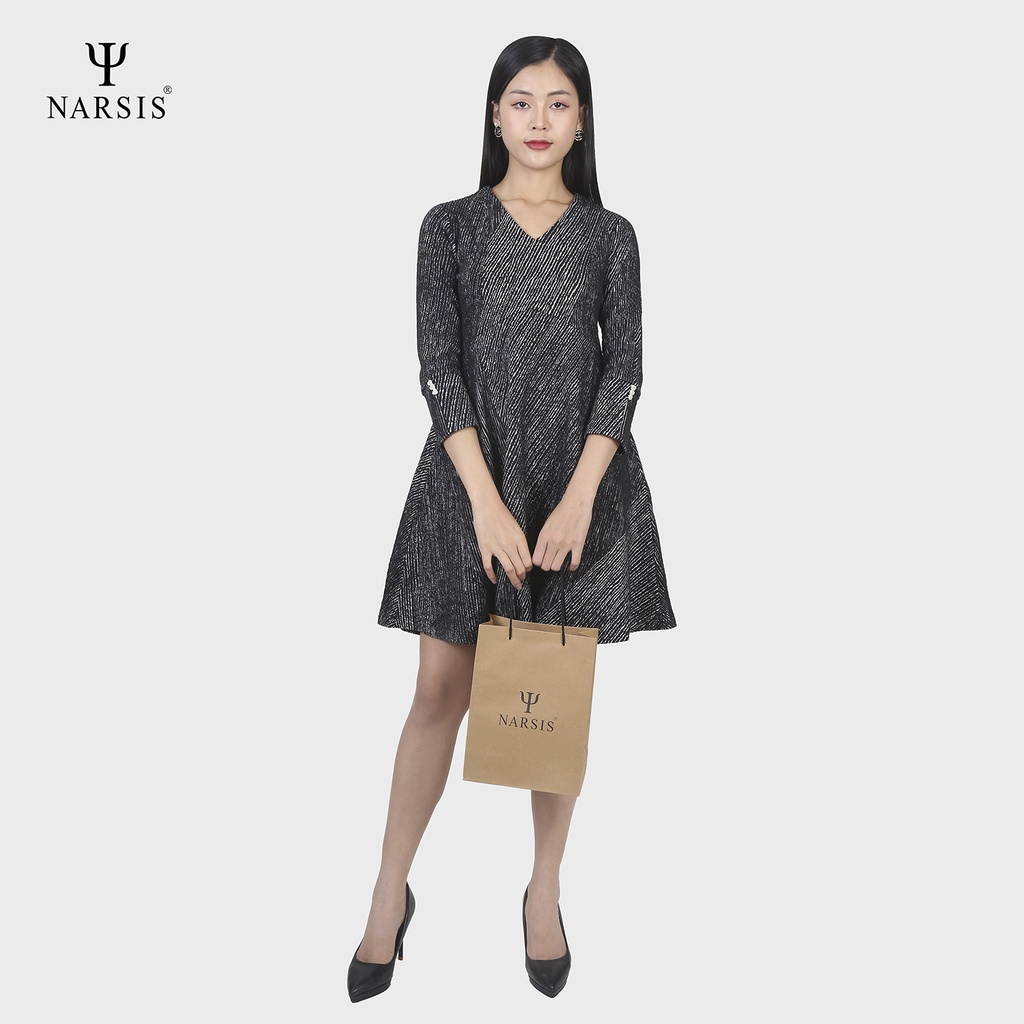 Váy nữ Narsis B9007 vải xốp đen trắng