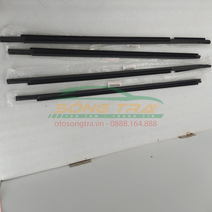 NẸP CHÂN KÍNH NGOÀI TOYOTA ALTIS 2003 - 2007, Altis 2008 - 2013. QUÝ KHÁCH VUI LÒNG CHỌN ĐỜI XE, VẾ CẦN MUA