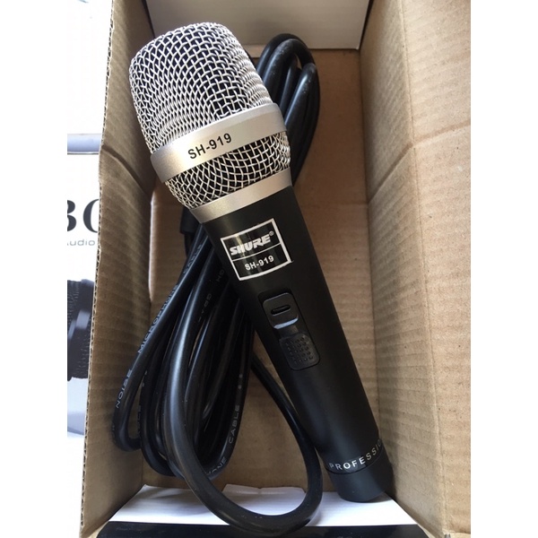 Micro karaoke có dây ShinHurBer SM300.