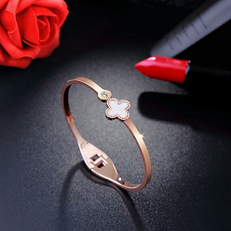 Vòng tay titan hoa cẩm xà cừ không gỉ