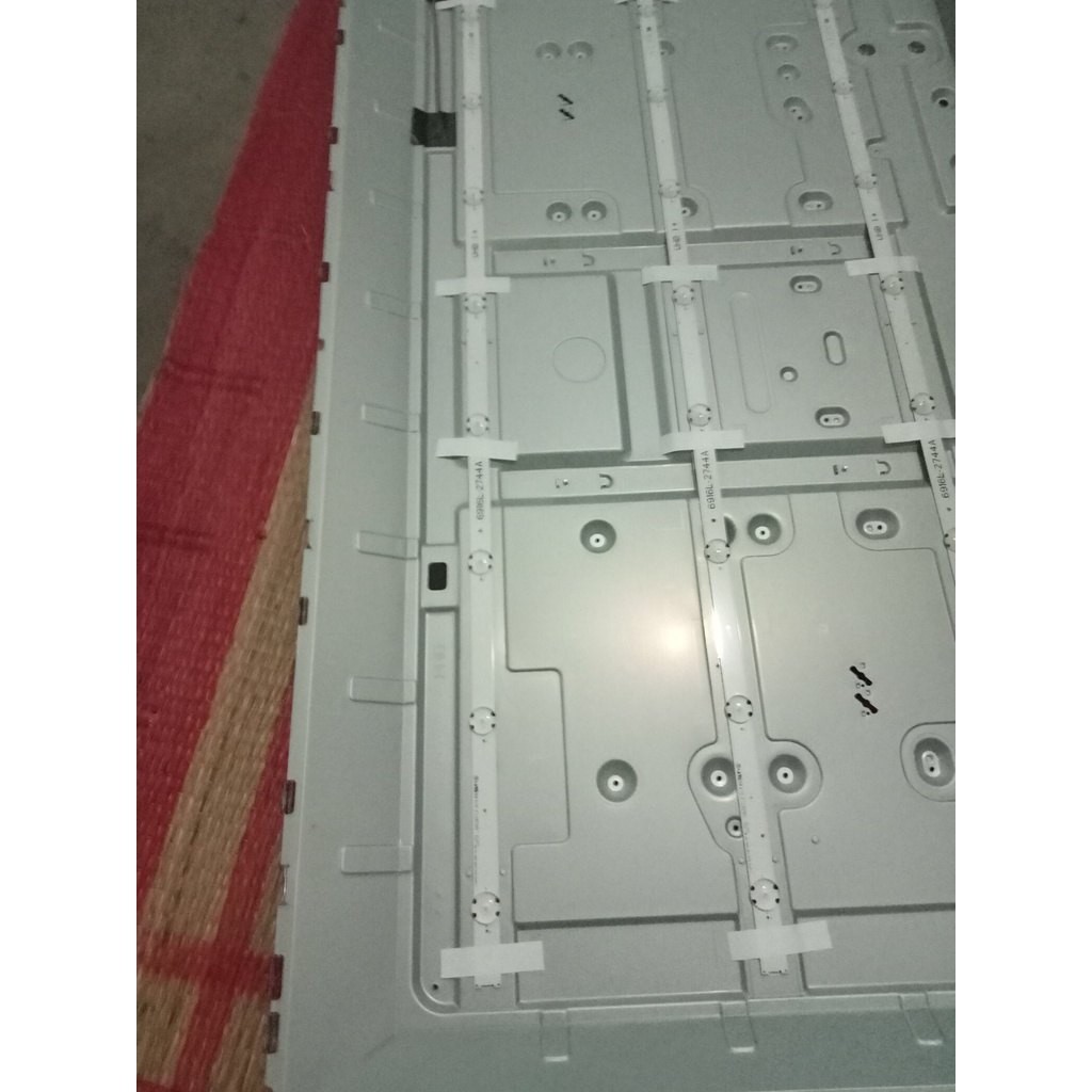 LG 43UH617T - Bộ 3 thanh 8 led 3v cho Tivi LG 43UH610T 43UH617T và các dòng tương tự  giá bán là 3 cây