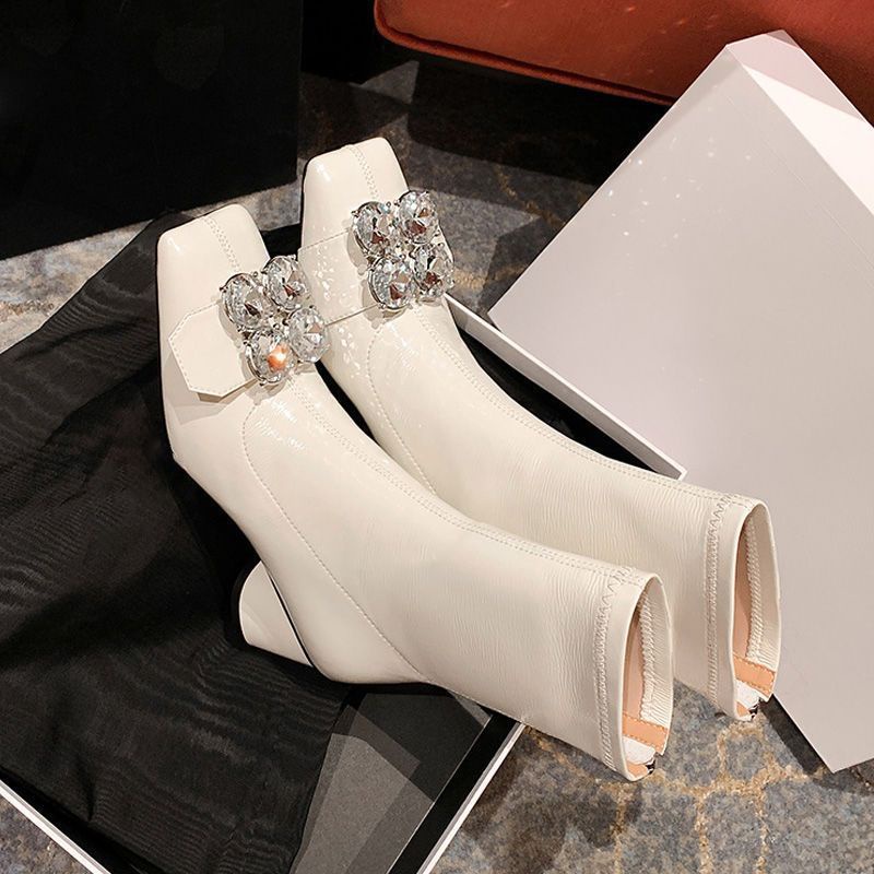 Giày Boots Mũi Vuông Đính Đá Thời Trang Cá Tính Cho Nữ