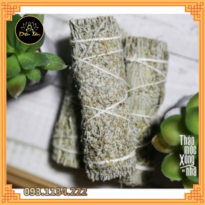 Bó lá Tuyết Tùng xông thanh tẩy nhà cửa