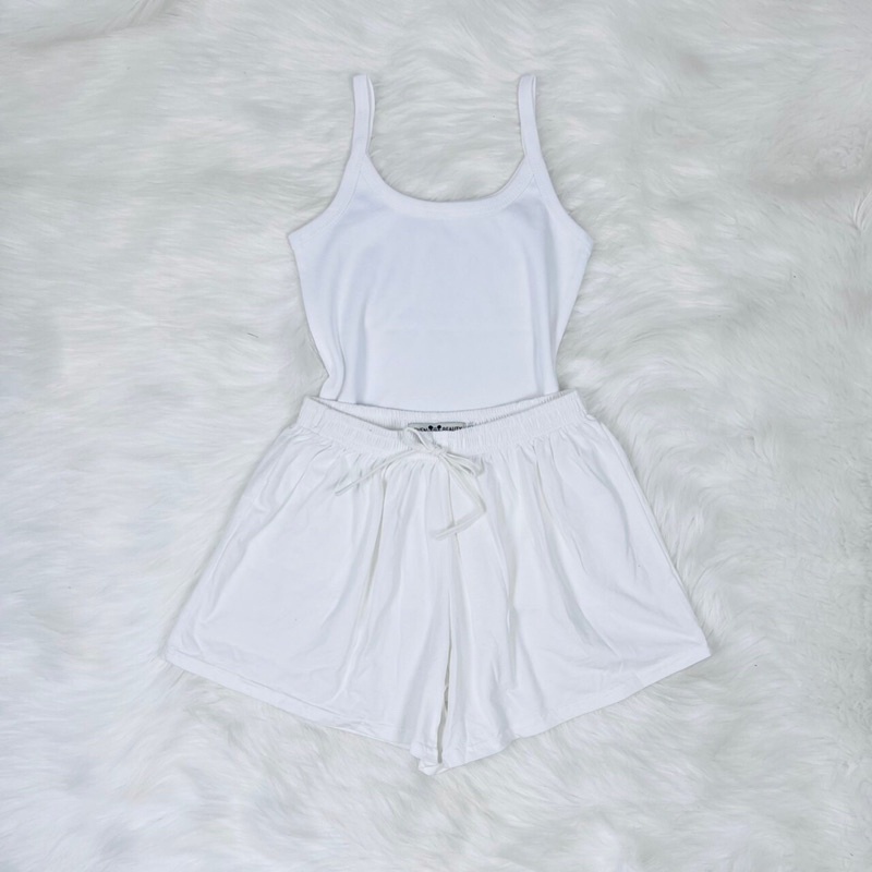 Bộ đồ nữ màu trơn Basic