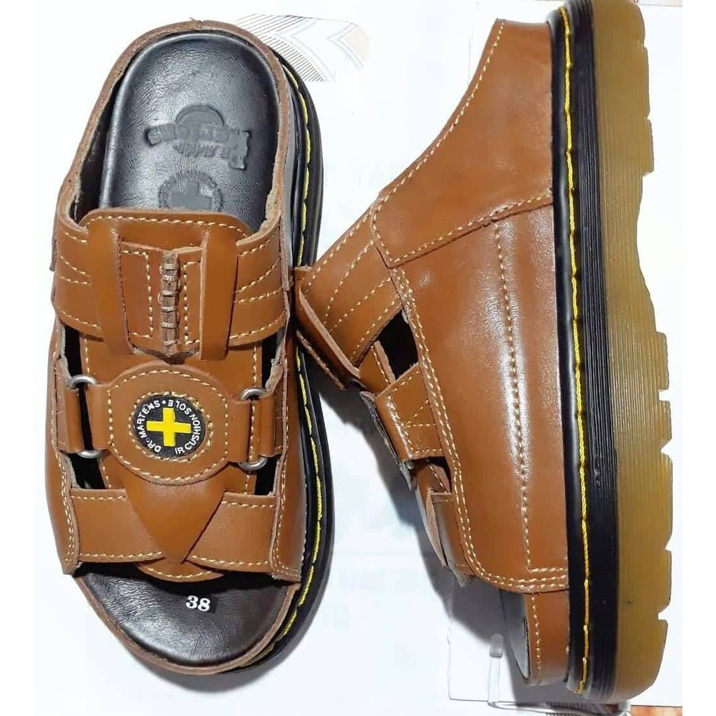 Dép Nam quai ngang Doctor Dr.Martens da bò cao cấp hàng VNSX -Đế Lót Da Bò- Mã D1