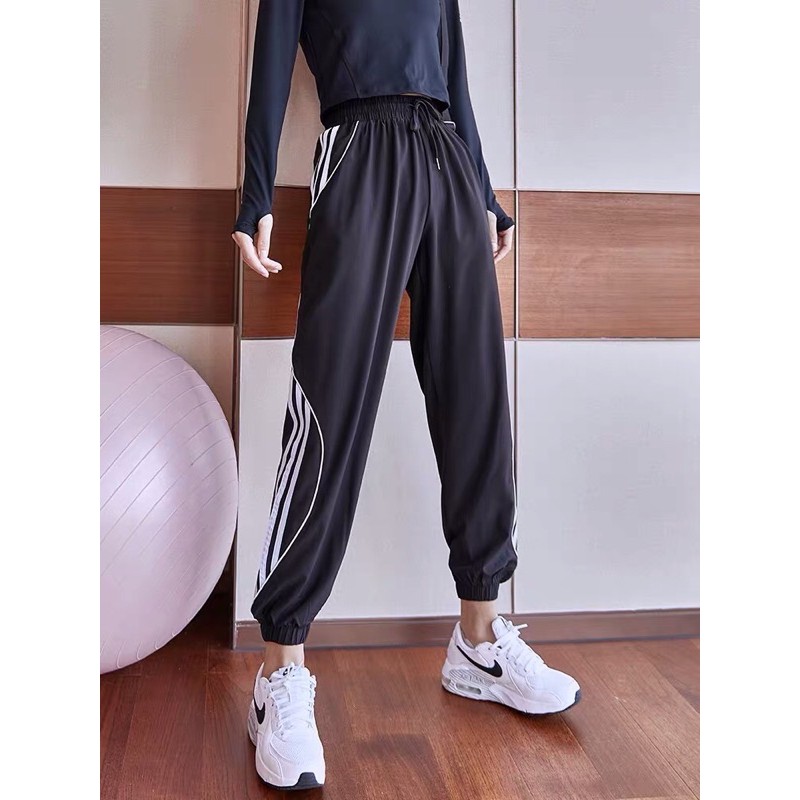 Quần jogger thể thao nữ mẫu 3 sọc viền sóng mới