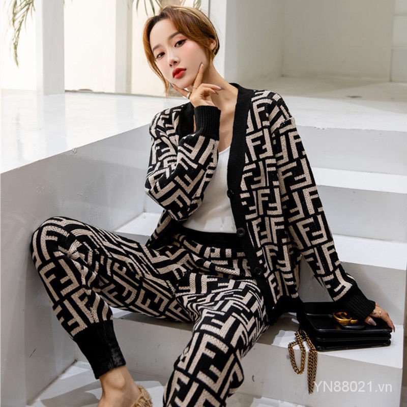 Hàng có sẵn! Áo hoodie Fendi thời trang thoải mái cho nam và nữ