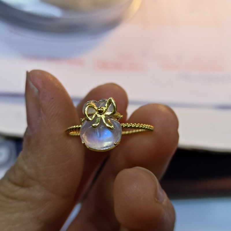 Nhẫn túi tiền Moonstone Au10k cho mệnh Kim Thuỷ