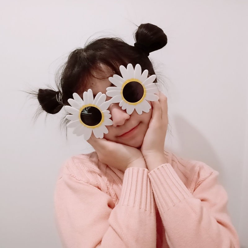 Kính râm nhiều kiểu dáng độc đáo ngộ nghĩnh dành cho trẻ em