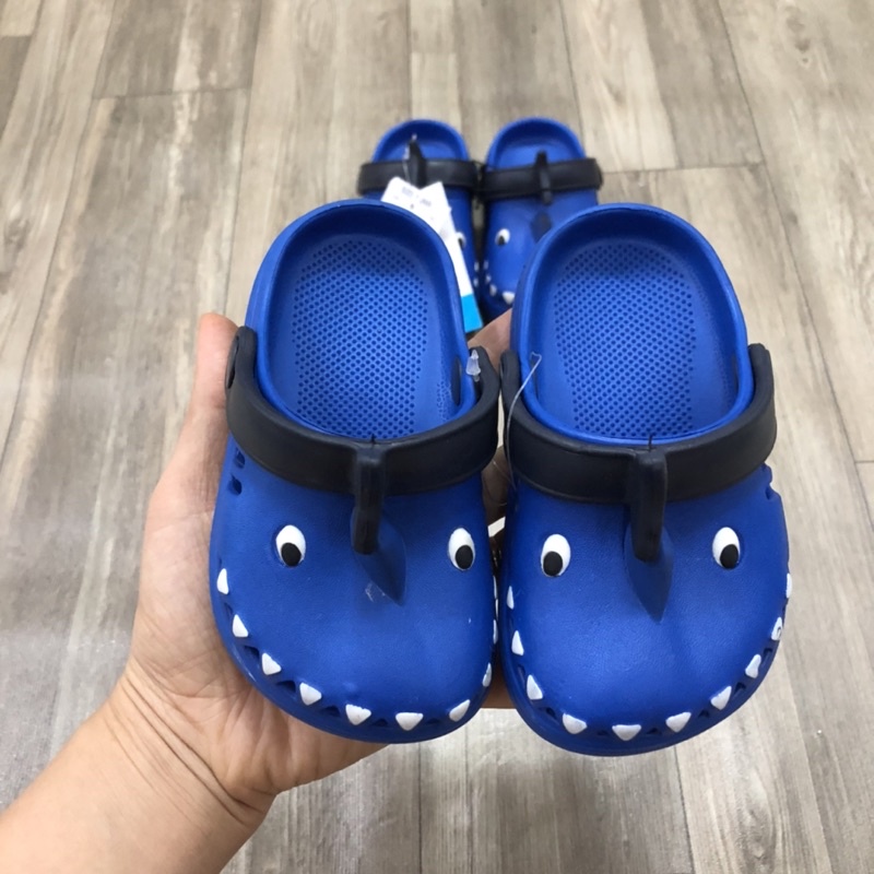 Dép sục cho bé trai màu xanh