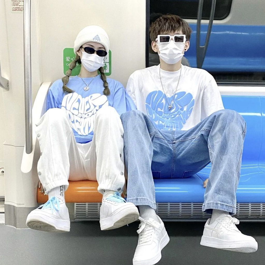 Áo Thun Tay Ngắn Dáng Rộng In Hình Trái Tim Phong Cách Hàn Quốc Cho Cặp Đôi