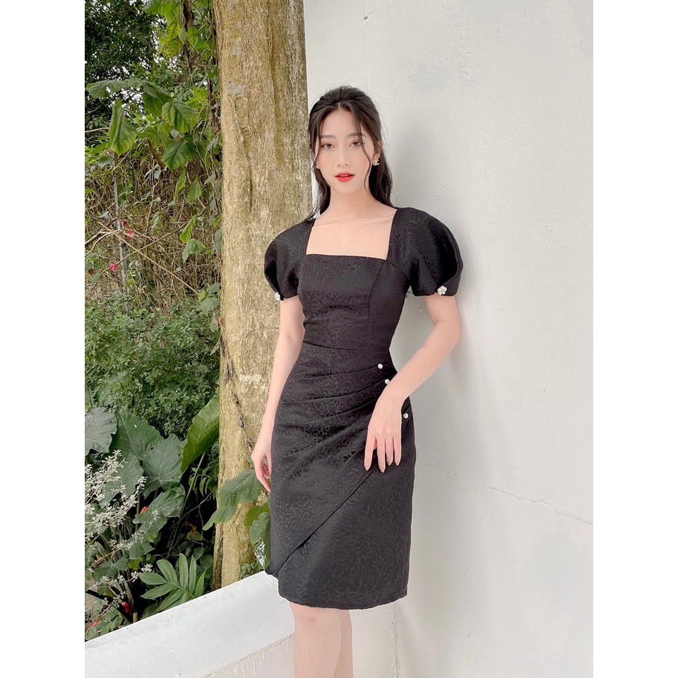 Váy gấm cúc trai vạt lệch