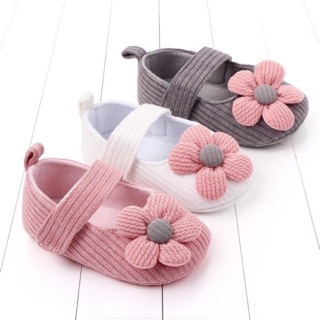 Giày tập đi búp bê đính hoa cho bé gái