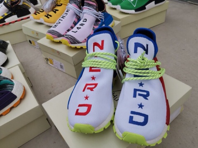 (40x2 40,5x2 41x1)Giày sneaker human race boost nmd v2! The best hu!