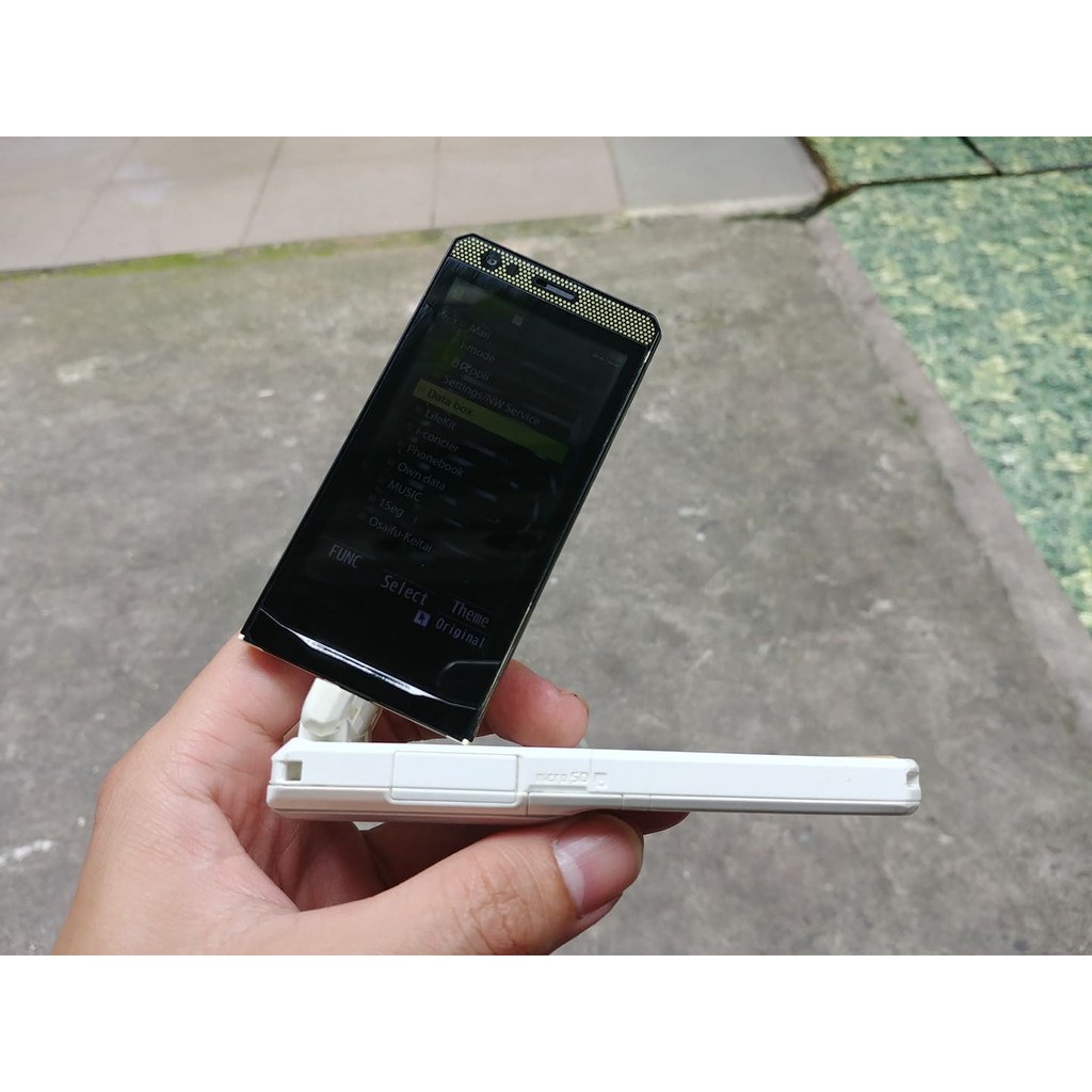 Điện thoại NEC N-02B màu trắng