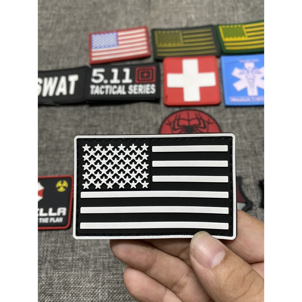 Tem dán logo sticker patch cờ Shield Umbrella nhựa PVC mặt sau gai dán trang trí balo áo có sẵn mặt bông hoặc may vào