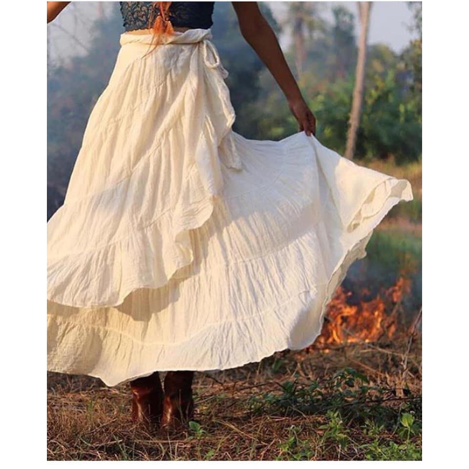 Chân váy quấn lệch xô kem