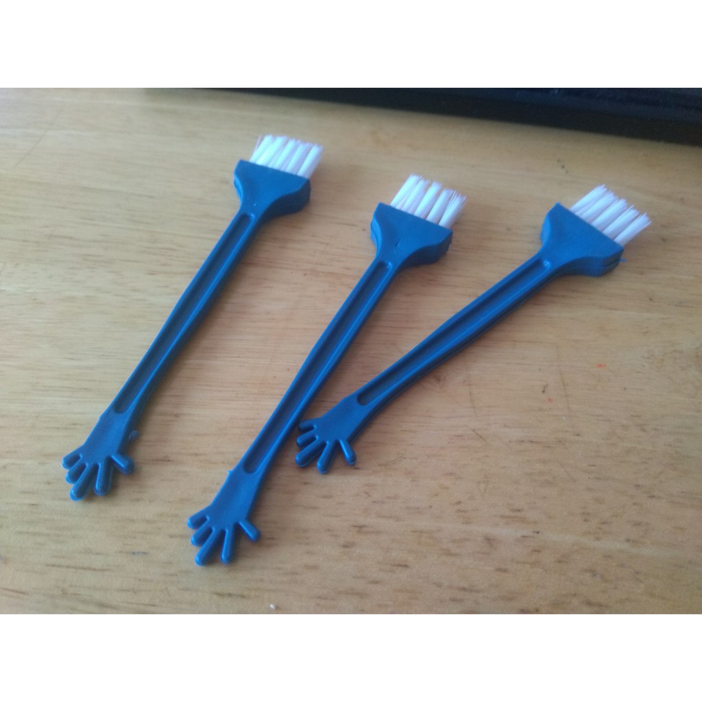 Bàn Chải Quét Bụi Mini Để Bàn Tiện Lợi