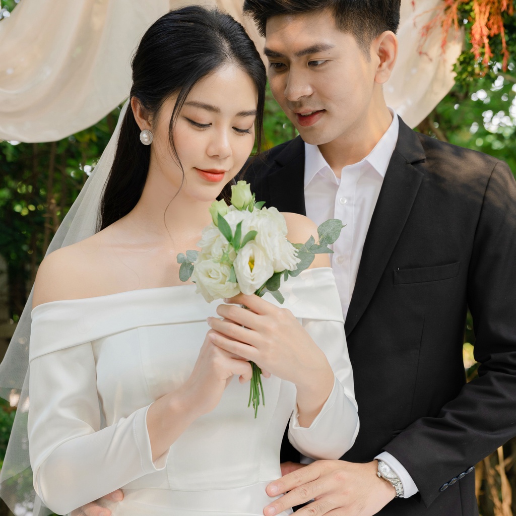 Váy trắng trễ vai dáng dài cho cô dâu, dự tiệc chất lụa sang trọng thiết kế chính hãng GIIAN - GV2426
