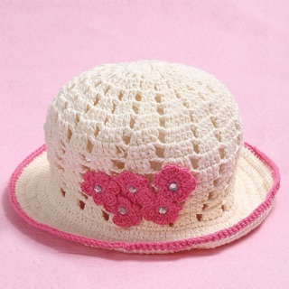Set nón + giày len handmade bé gái