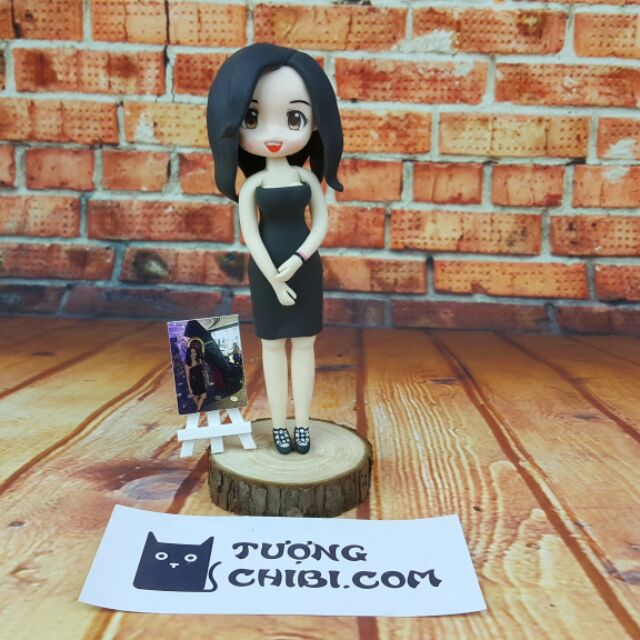 Tượng chibi theo ảnh thật bằng đất sét siêu bền dạng đế gỗ