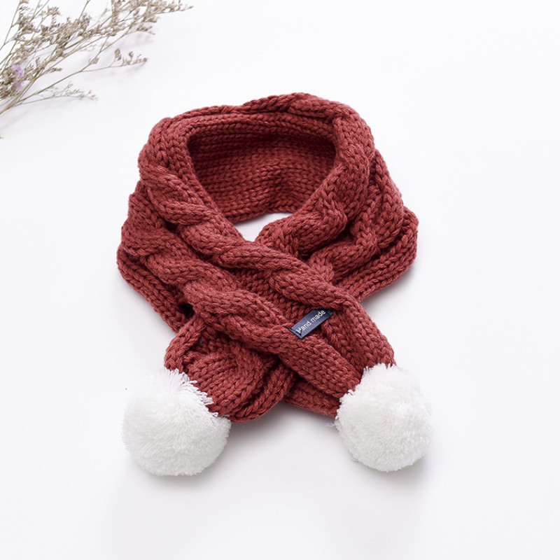 Khăn quàng cổ đan giữ ấm cho bé
