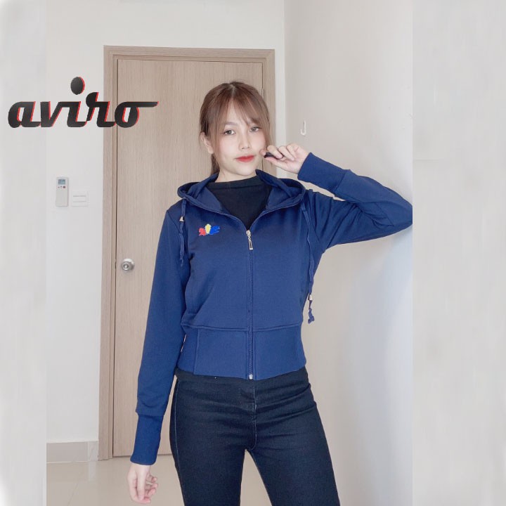 Áo Khoác Nữ Đẹp Dáng Ngắn Logo Thiêu Chiếc Lá VV Hồng Diệp