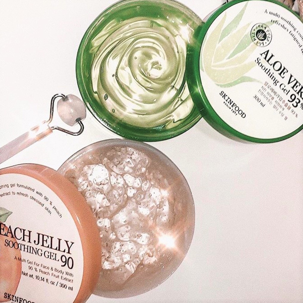 [SKINFOOD] 90% Peach Jelly Soothing Jel &amp; 93% gel lô hội 300g / giúp làm dịu da, giảm cháy nắng