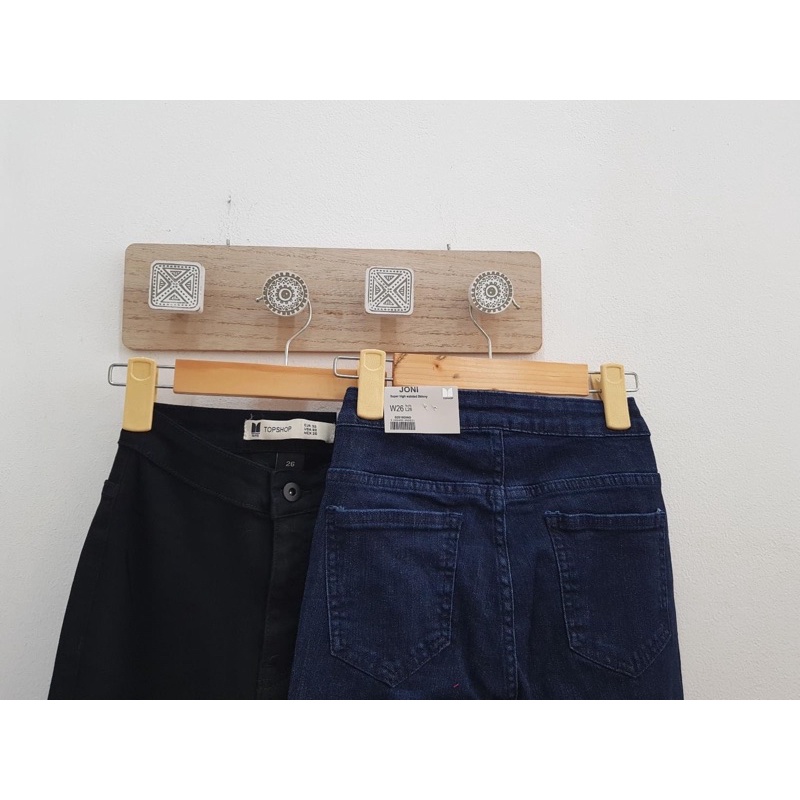 Quần skinny cạp liền qua rốn