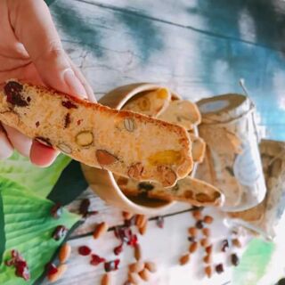 BÁNH BISCOTTI