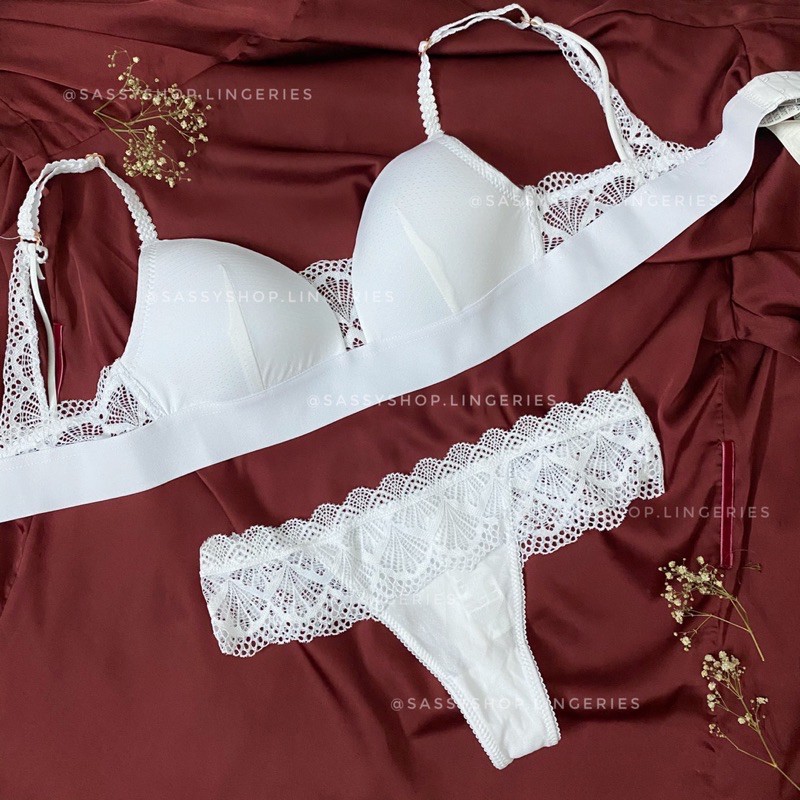 Bộ đồ lót nữ màu trắng phối ren không gọng mút mỏng mặc hàng ngày thoải mái chính hãng SASSY