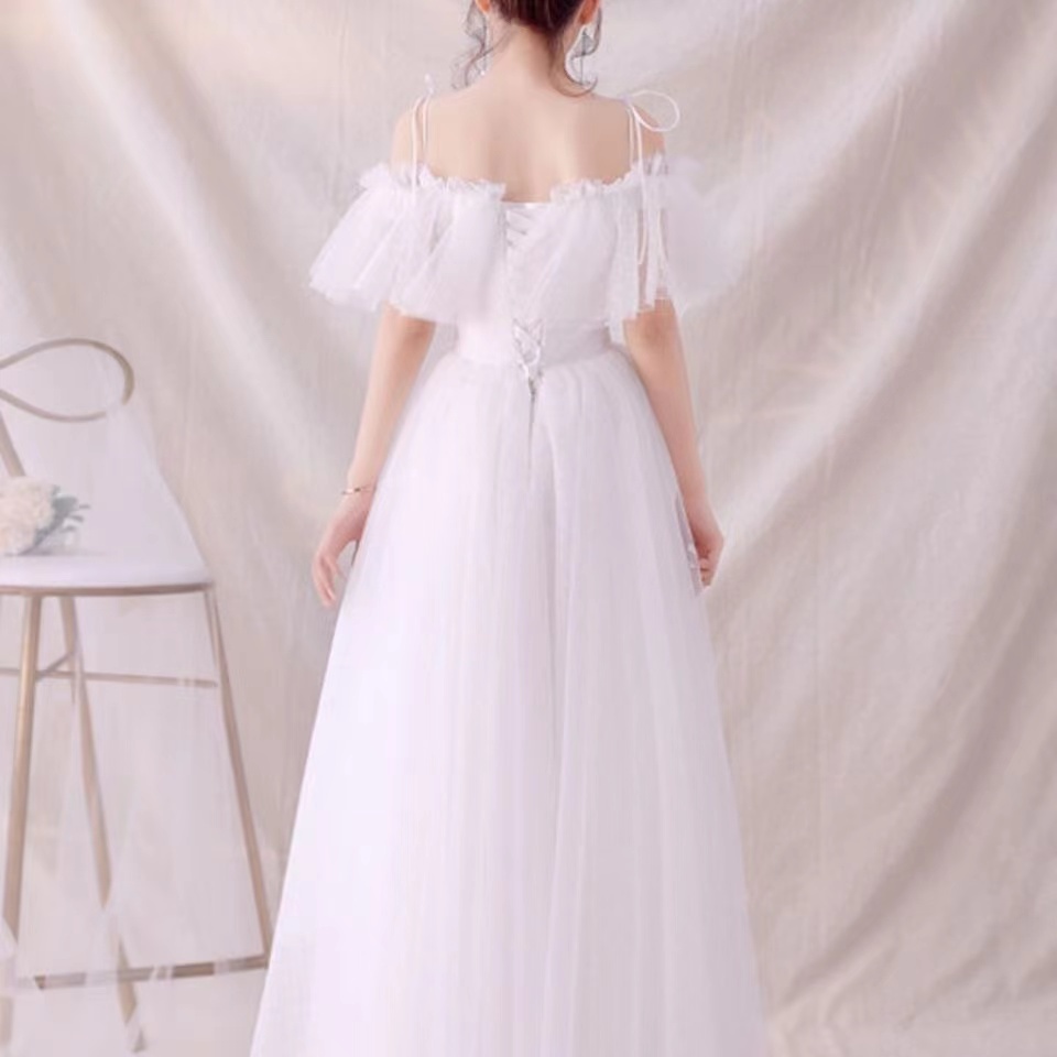 Đầm cưới cô dâu thiết kế hở lưng màu trắng 2022