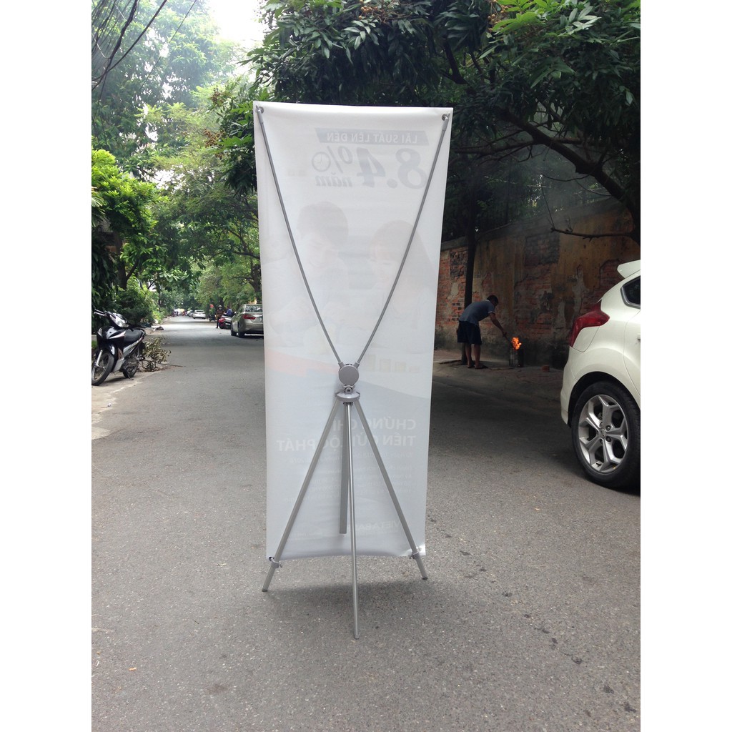 Standee chữ X bằng nhôm điều chỉnh kích thước poster 60x60-80x180cm