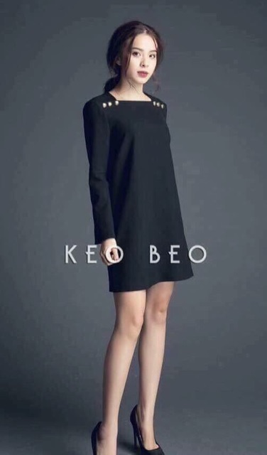 Đầm suông cổ vuông phối nút sang trọng