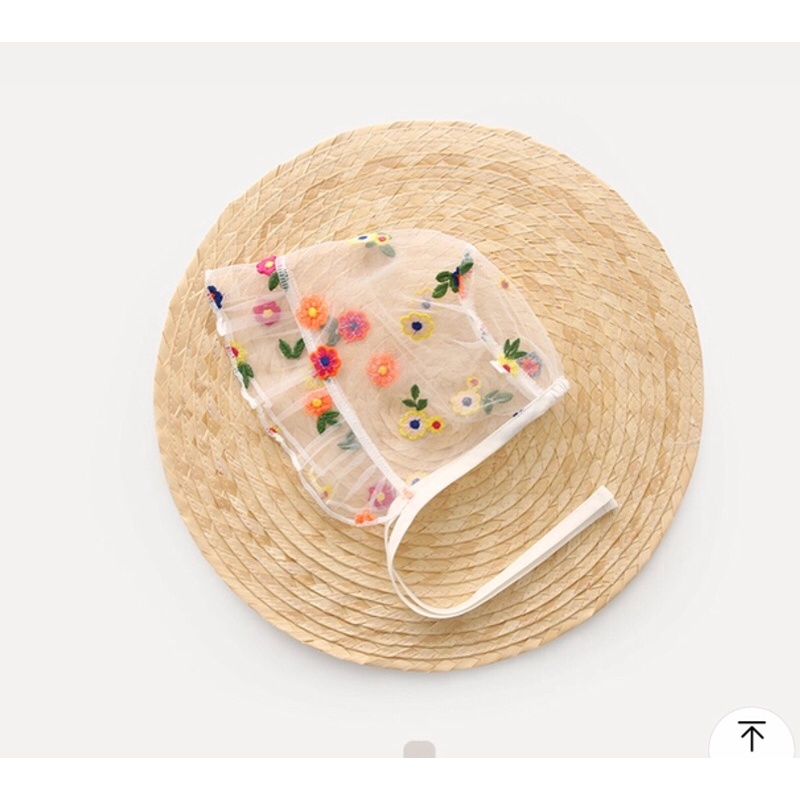 Mũ bonnet thêu hoa nhí cho bé